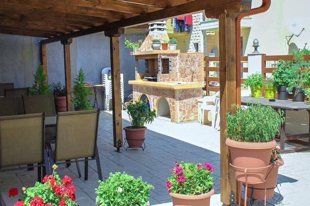 Elia Beach Modern Suites 弗洛伊塔 外观 照片